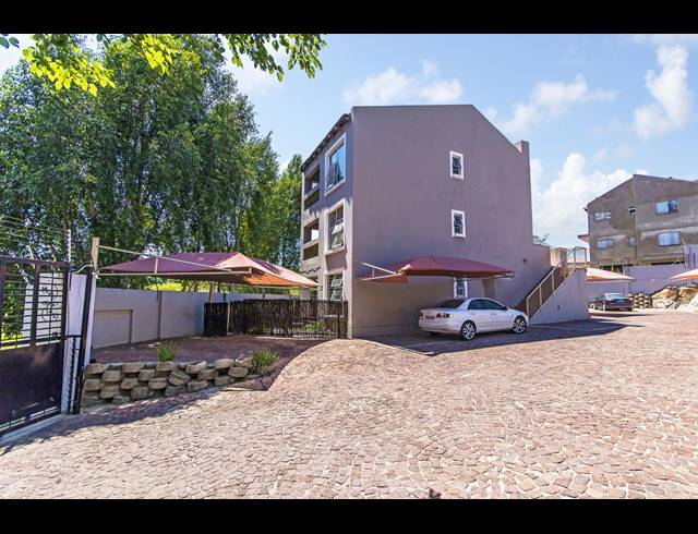 3 BEDROOM APARTMENT TO LET IN FERNDALE
